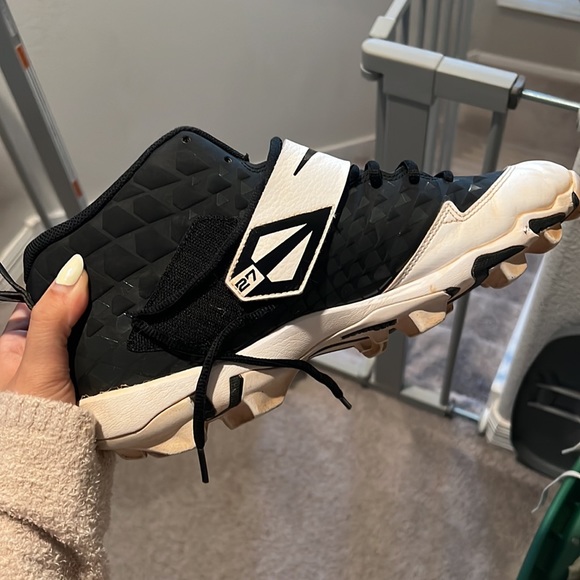 Nike Men’s Cleats Force Zoom Trout 6 Keystone Black - Picture 2 of 4